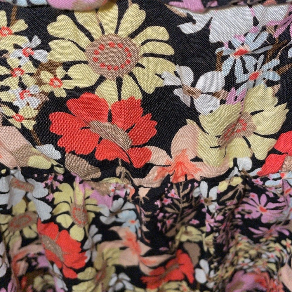 🚫SOLD🚫 2 Multi-Color Floral Rompers 🌸💙🧡🌻🌼 - Picture 6 of 17